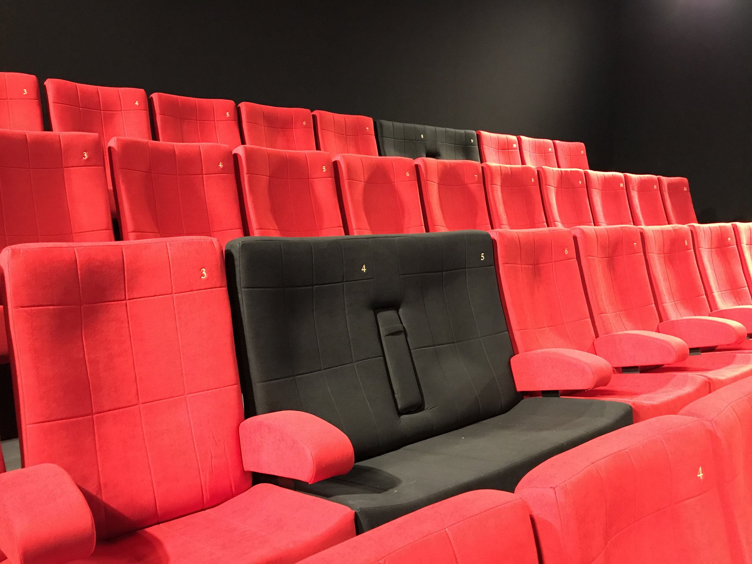 Kleslo - fauteuil club- Leader de fabrication de fauteuils cinéma, théâtre ... cinéma Cinéma Emeraude La richardais V4